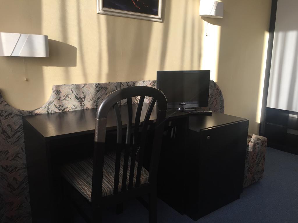 Hotel U Tri Lvu Ceske Budejovice Bagian luar foto
